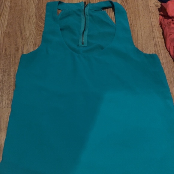 Clothes - Picture 2 of 16